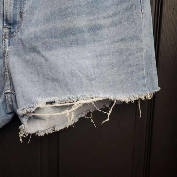 Levi's High Rise Shorts - Light Wash - Picture 8 of 13